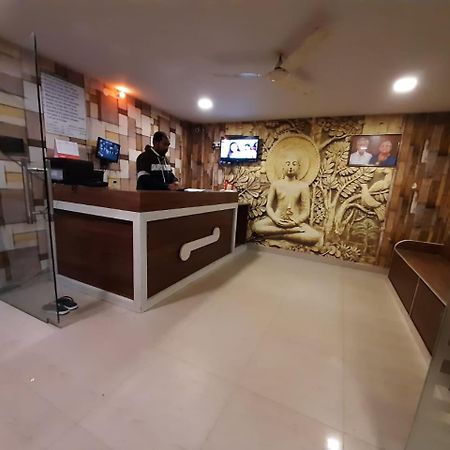 Hotel Vashishta Inn Paderu Екстер'єр фото